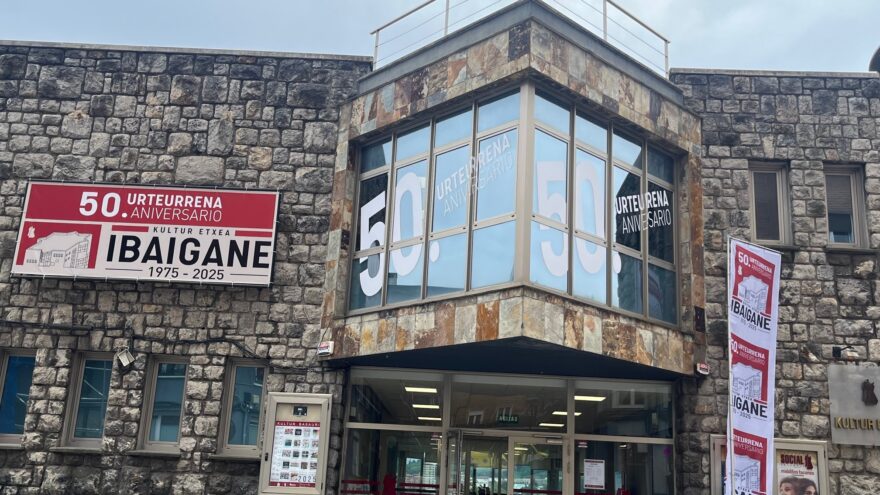 Basauri celebra medio siglo de vida de su Casa de Cultura de Ibaigane