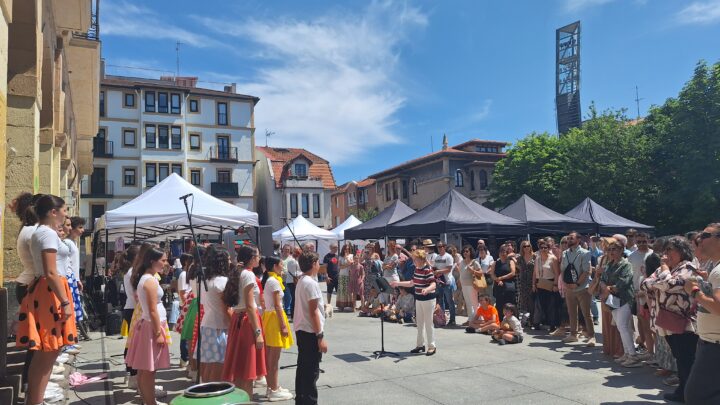 «Getxotik Mundura Mundutik Getxora»: Una feria solidaria de cooperación al desarrollo