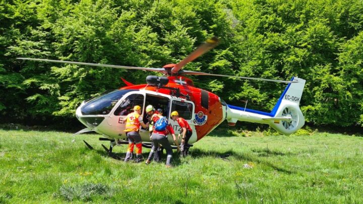 Evacuado en helicóptero un corredor de la carrera de montaña Zegama-Aizkorri
