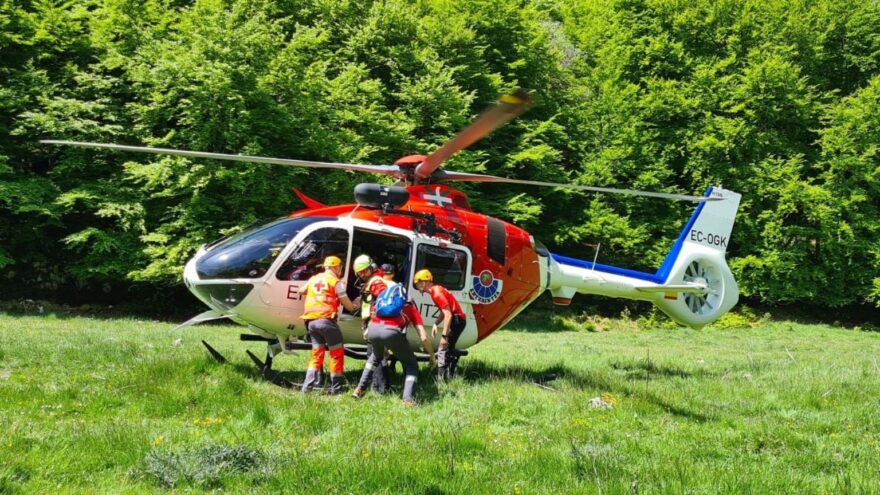 Evacuado en helicóptero un corredor de la carrera de montaña Zegama-Aizkorri
