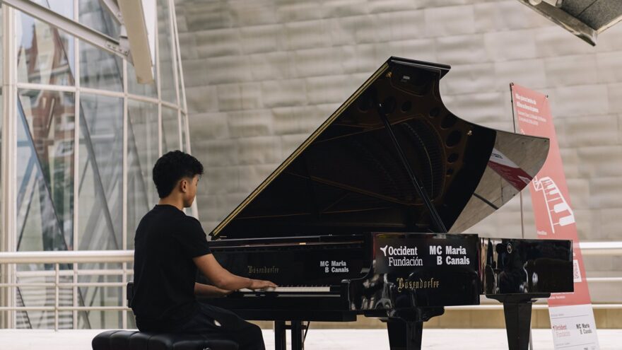 Bilbao se llenará de música con ocho pianos en sus calles el 30 de mayo
