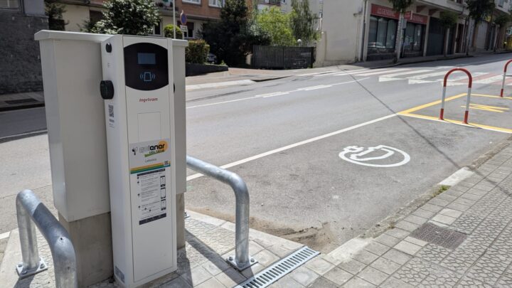 Lekeitio estrena su primer cargador público para vehículos eléctricos