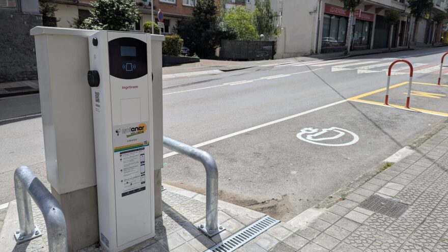 Lekeitio estrena su primer cargador público para vehículos eléctricos