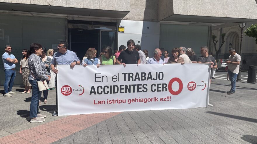 Día negro en la siniestralidad laboral con cuatro fallecimientos: tres en una nave en Asturias y un obrero en Bilbao