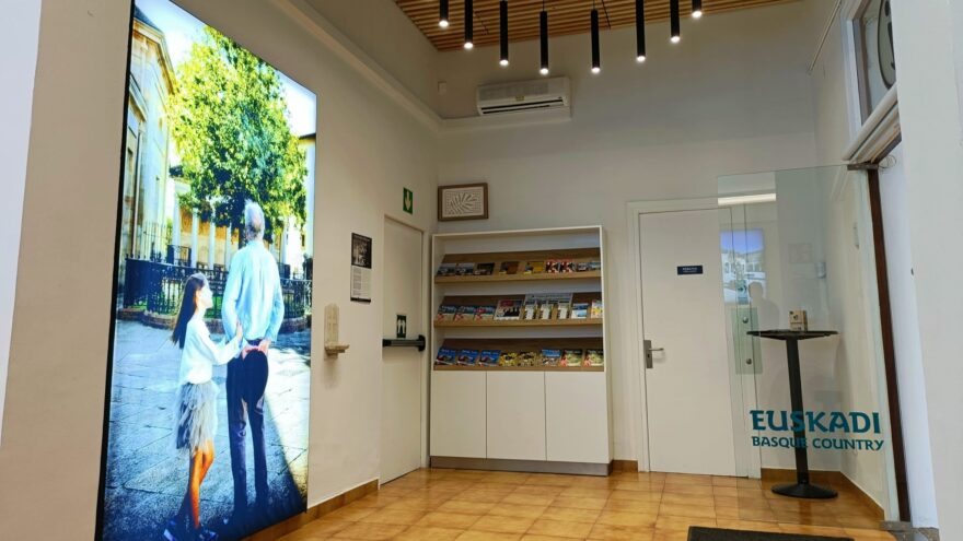 Gernika-Lumo renueva su oficina de turismo con una reforma sostenible y con memoria