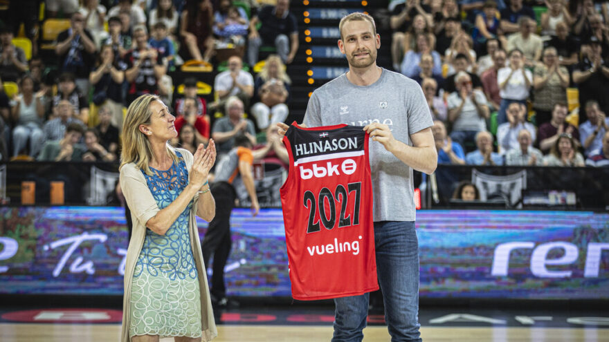Tryggvi Hlinason renueva con Surne Bilbao Basket hasta 2027