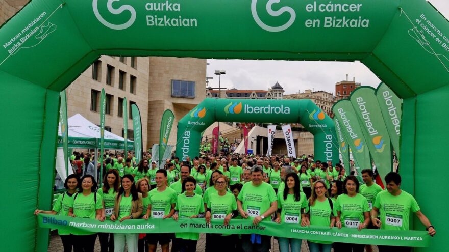 Más de 1.500 de personas se dan cita en la Bilbao en Marcha Contra el Cáncer