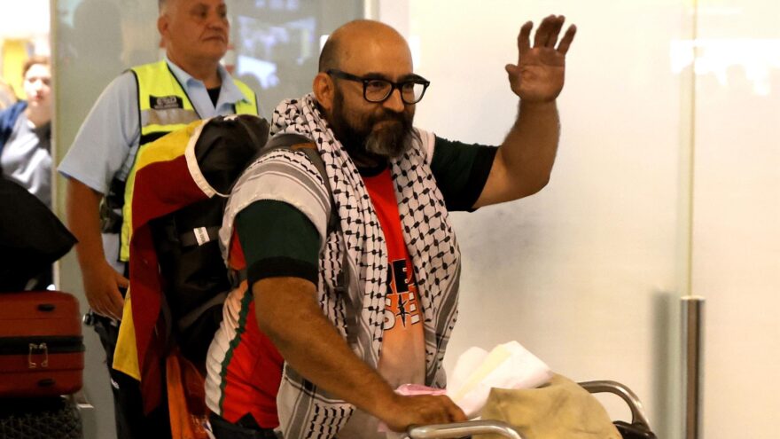 El español de la Flotilla de la Libertad a Gaza tilda de «ataque ilegal» el asalto del Ejército israelí