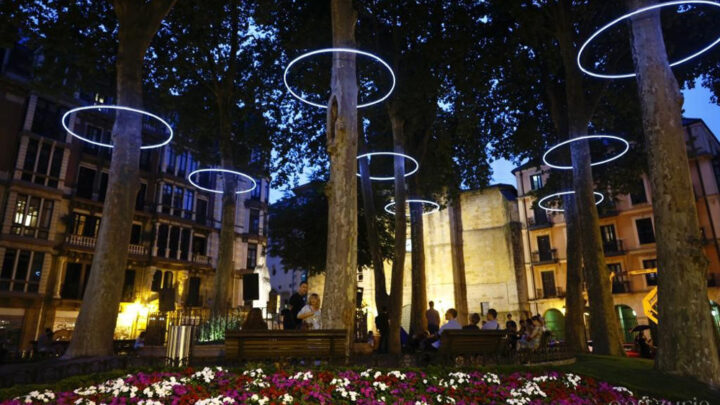 Bilbao celebra su aniversario con un viaje espacial, una ciudad en miniatura y «desplegándose por la Ría»
