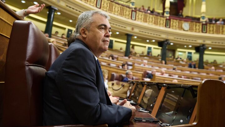 Expectación en el PSOE a la espera de que Santos Cerdán cumpla con su palabra y entregue este lunes su acta de diputado