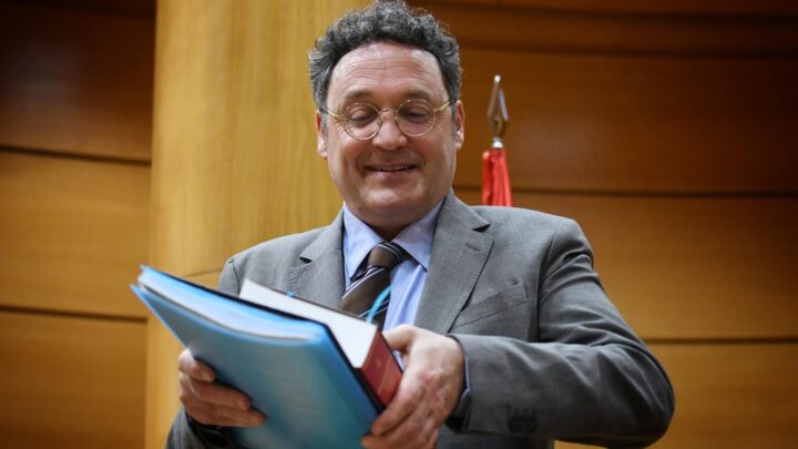 Revelación de secretos en tiempos de mails, RRSS y mensajes: «El Whatsapp lo carga el diablo»