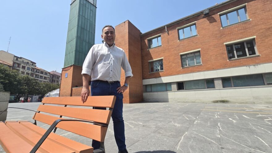 Barakaldo incorpora 220 nuevos bancos por sus distintos barrios
