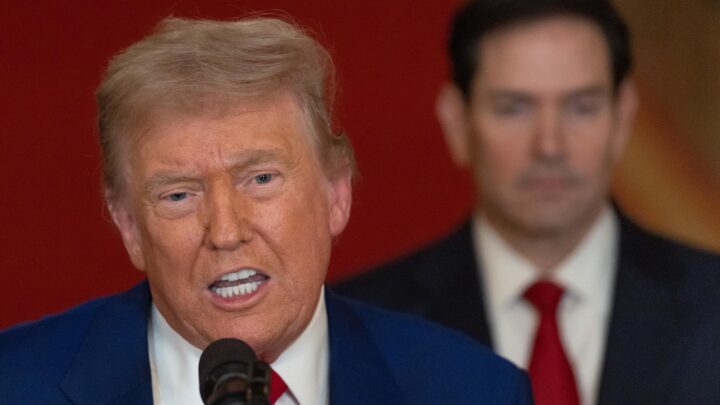 Trump azuza el conflicto: Estados Unidos e Israel atacan Irán sin esperar a la diplomacia