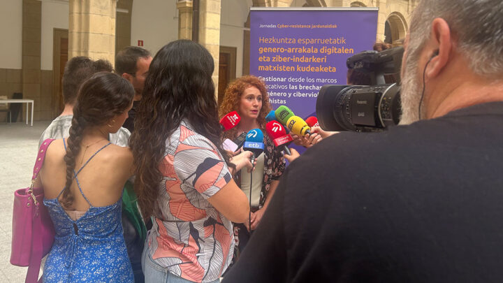 Deusto alerta: los menores tienen acceso temprano a contenidos violentos, sexistas e hipersexualizados
