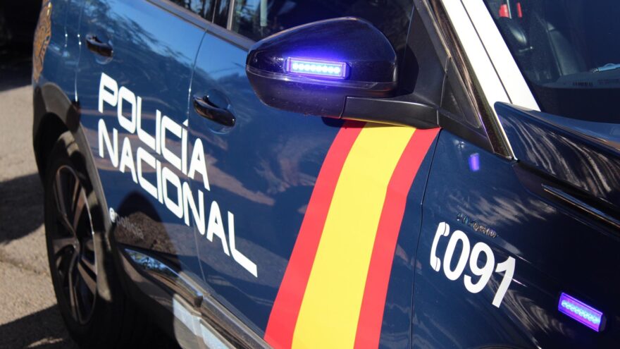 Detenido en el aeropuerto de Bilbao un hombre con orden europea por tráfico de armas