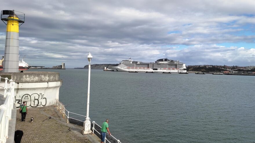 Getxo reducirá “prácticamente a cero” las emisiones de los cruceros en 2027