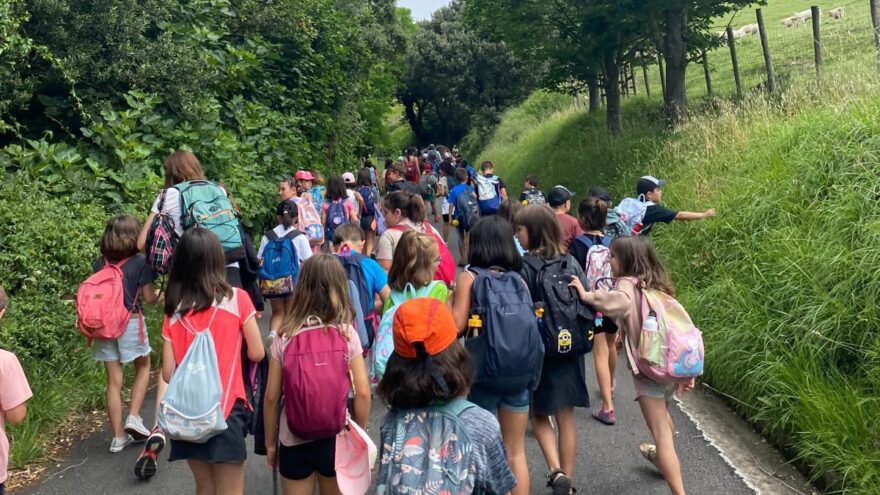 Elorrio pone en marcha el programa ‘Uztaila Oparo’ con más de 200 niños y niñas