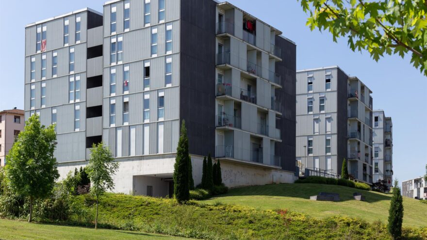 La vivienda es el principal problema para el 51% de los vascos y el empleo para el 42%