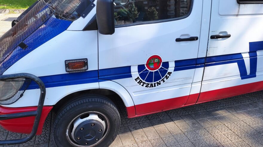 Cuatro detenidos y dos heridos tras una pelea tumultuaria en Getxo