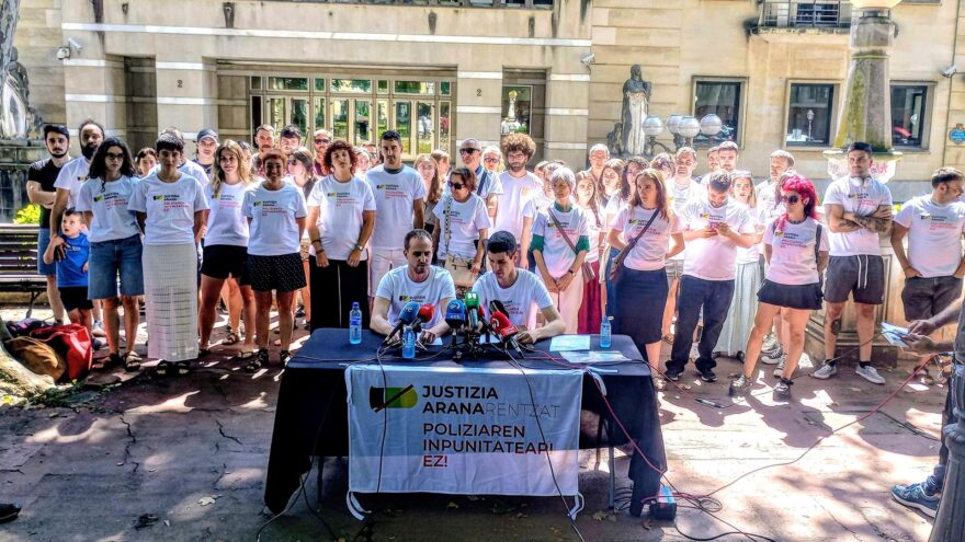Crean una plataforma de apoyo al herido en el desalojo del gaztetxe de Rekalde