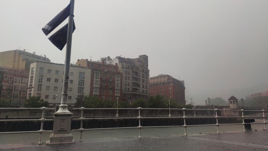 Aviso amarillo este viernes en Euskadi por lluvias intensas, granizo y viento