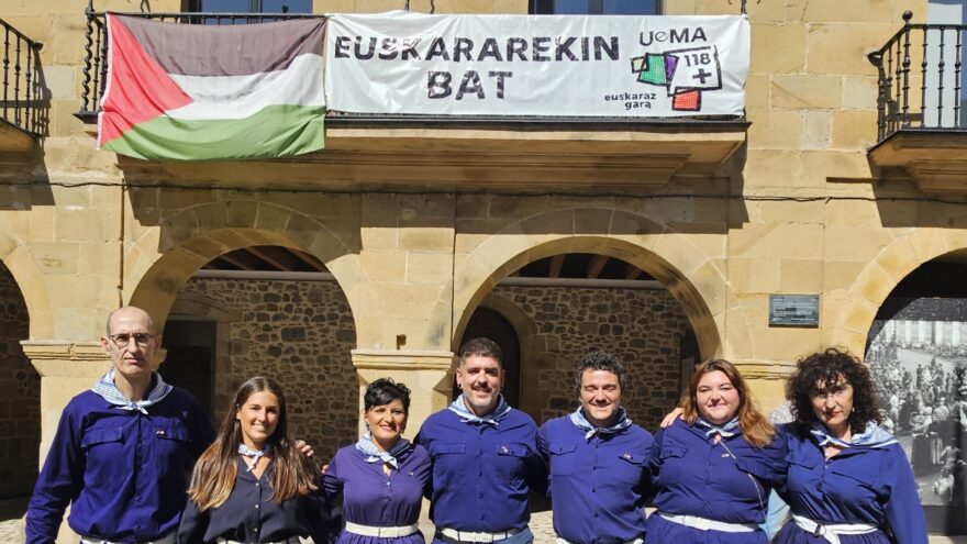 Bermeok Palestinarekiko elkartasun mezua zabaldu du Izaron, Madalen Egunean