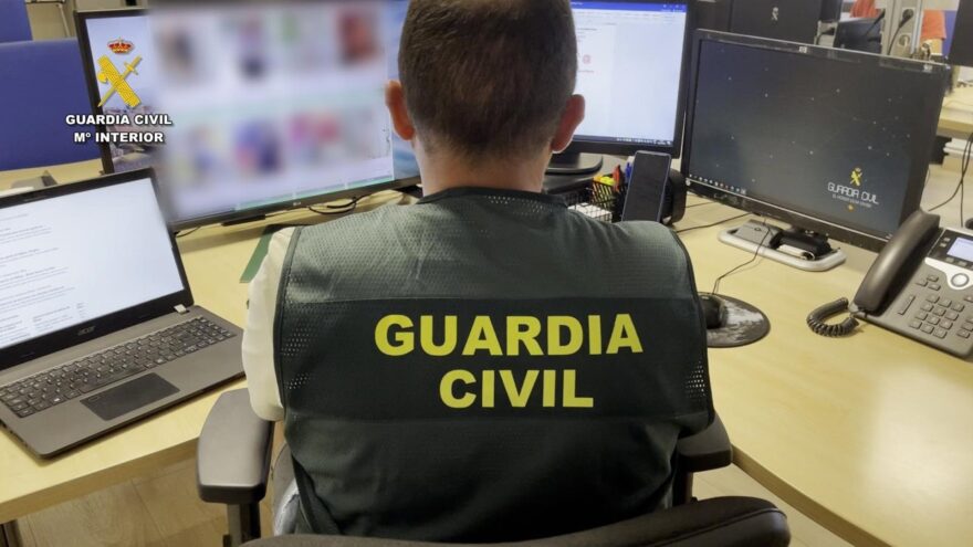 Siete víctimas, dos en Bizkaia, estafadas con falsos anuncios de servicios sexuales