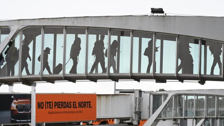 El aeropuerto de Bilbao cierra julio con récord de pasajeros en el mejor mes desde su apertura
