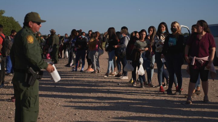 Luis Guridi: «Nuestras sociedades colapsarían sin la población migrante»