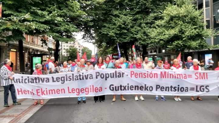 Los pensionistas exigen en Bilbao la tramitación inmediata de la ILP por pensiones dignas