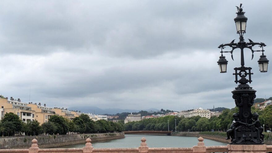 Martes fresco y con chubascos en Euskadi: viento del norte y riesgo de tormentas en la costa