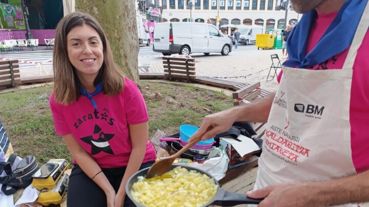 Participación masiva en el día de la tortilla de patatas: ¿acabó la polémica cebollil?