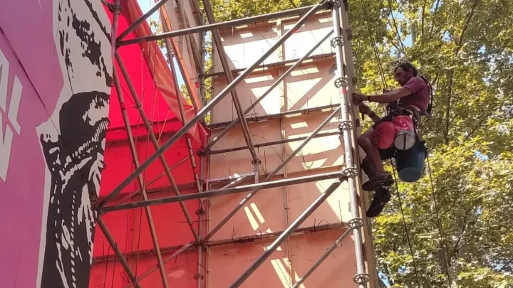 Nos ponemos el arnés: el rocódromo de Kranba! atrae a mayores y pequeños amantes de la escalada