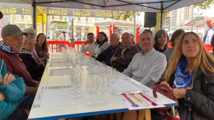 Cata de vinos en el arenal: ¡El mejor maridaje del concurso de sukalki!