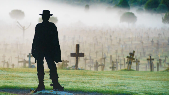 Clint Eastwood, Leone y Carlo Simi: Covarrubias ha tejido su propio homenaje