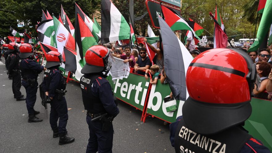 Quedan en libertad los tres detenidos en las protestas en La Vuelta en Bilbao