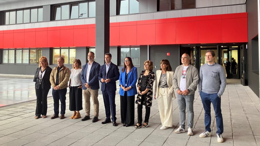 Etxebarri arranca el curso escolar en su nuevo centro con la presencia del Lehendakari