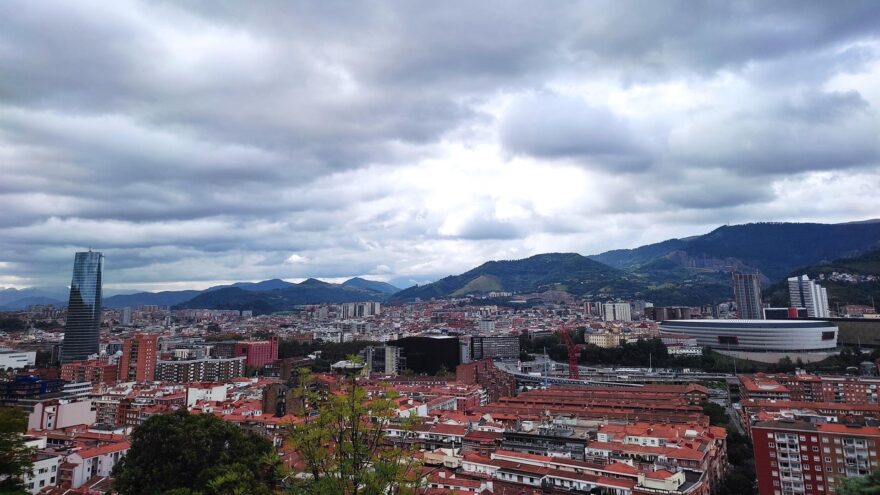 El tiempo este lunes en Bizkaia: cielos nublados y bajada de las máximas