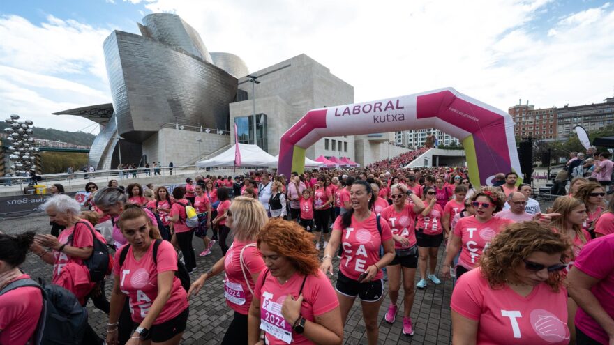 La carrera solidaria contra el cáncer de mama supera las 7.000 inscripciones