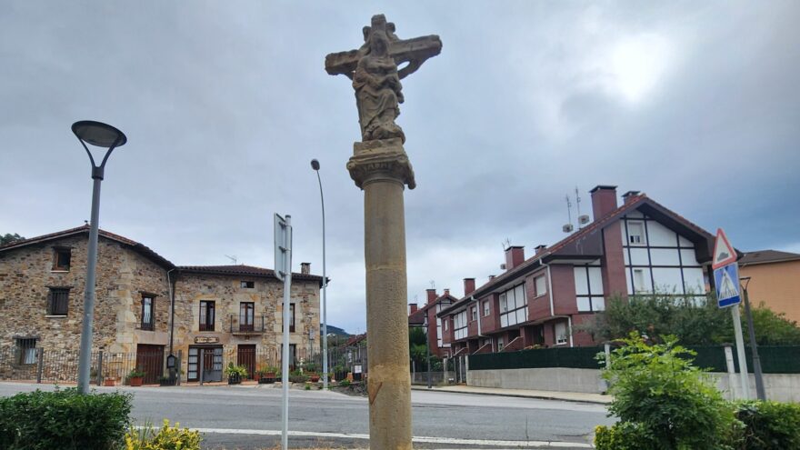 Elorrio restaura la cruz de Txanberi, uno de sus cruceros más valiosos