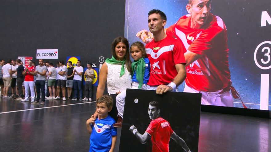 Bizkaia despide a Mikel Urrutikoetxea, campeón de las tres grandes txapelas