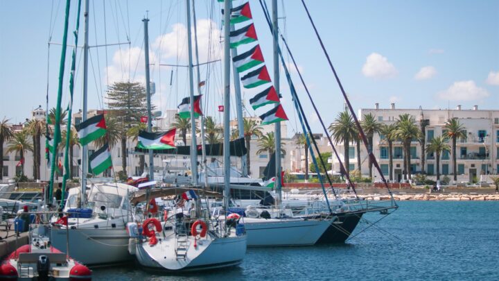 La Global Sumud Flotilla pide escolta de la ONU tras explosiones en sus barcos