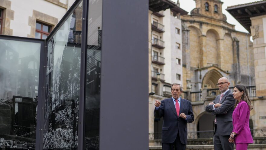 Gernika-Lumo ejerce de capital de la paz en la visita del embajador de Países Bajos