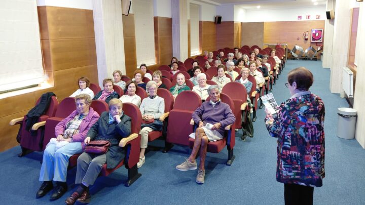 Lekeitio organiza paseos, cine y baile por el Día de las Personas Mayores