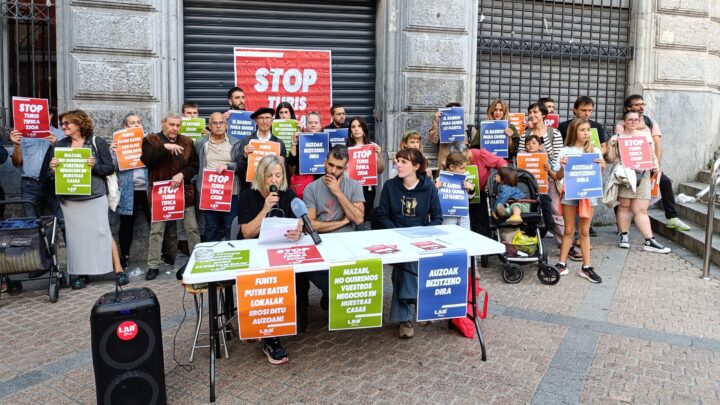 Vecinos de Atxuri se organizan para defender su barrio ante los fondos buitres