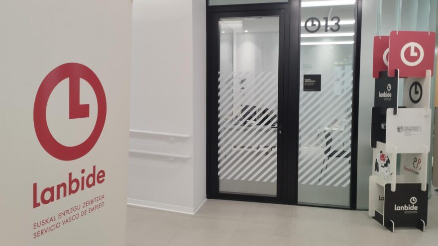 La cifra de parados desciende en Euskadi en 2.200 personas en septiembre
