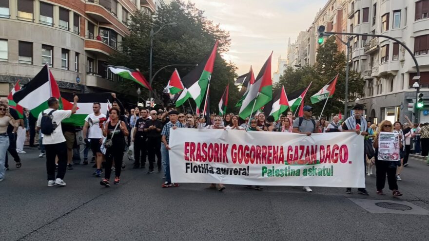 Miles de personas se manifiestan en Bilbao en apoyo a Gaza y la flotilla humanitaria