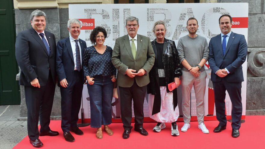 El Ayuntamiento de Bilbao entrega los Premios «Ciudad amigable con las personas mayores»