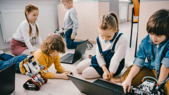 El 20% de los menores ha visto porno antes de los 10 años: La educación sexual está en manos de internet