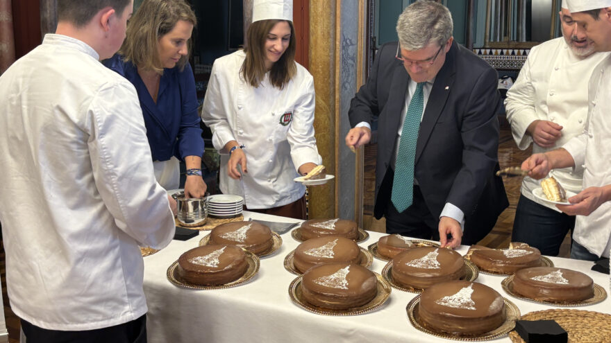 La Tarta Begoña dota de sabor dulce al día de la Virgen de Begoña